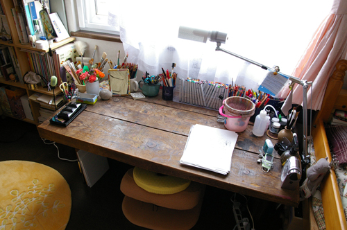 kumiko.desk.jpg