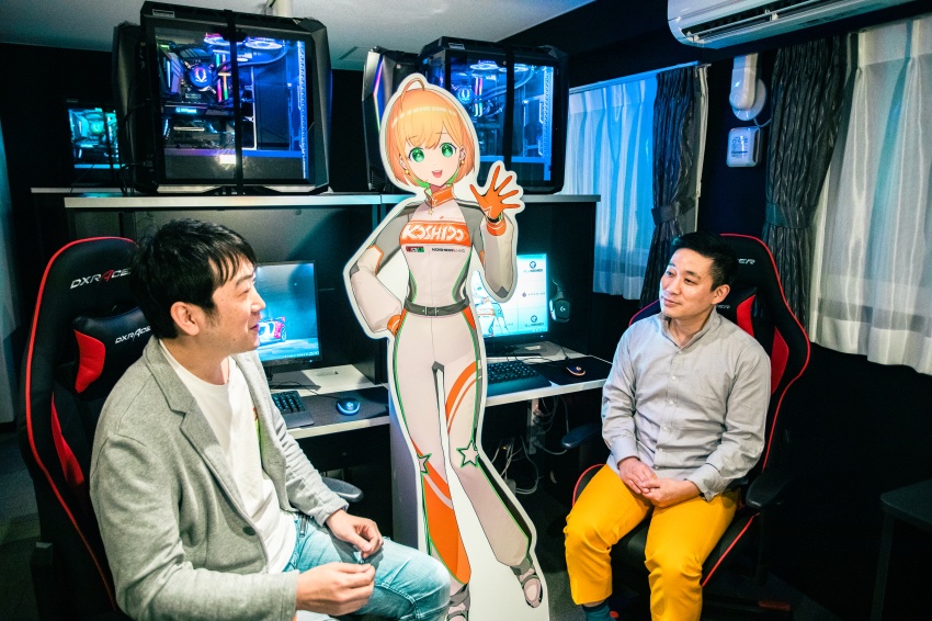 インタビュー写真　恒志堂代表の佐藤元春さん（右）と、エクスデザイン代表の谷本智之さん（左）